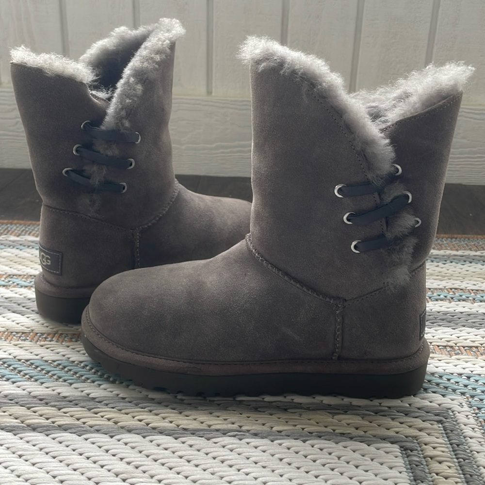 NWOB Ugg Constantine Satin Ribbon Gray Women’s Boots sz 5